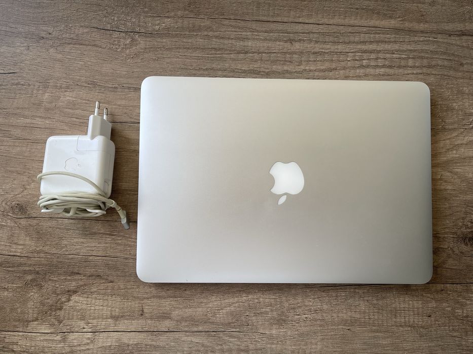 Срочно Macbook Pro 2015 13” 8/128 Идеал