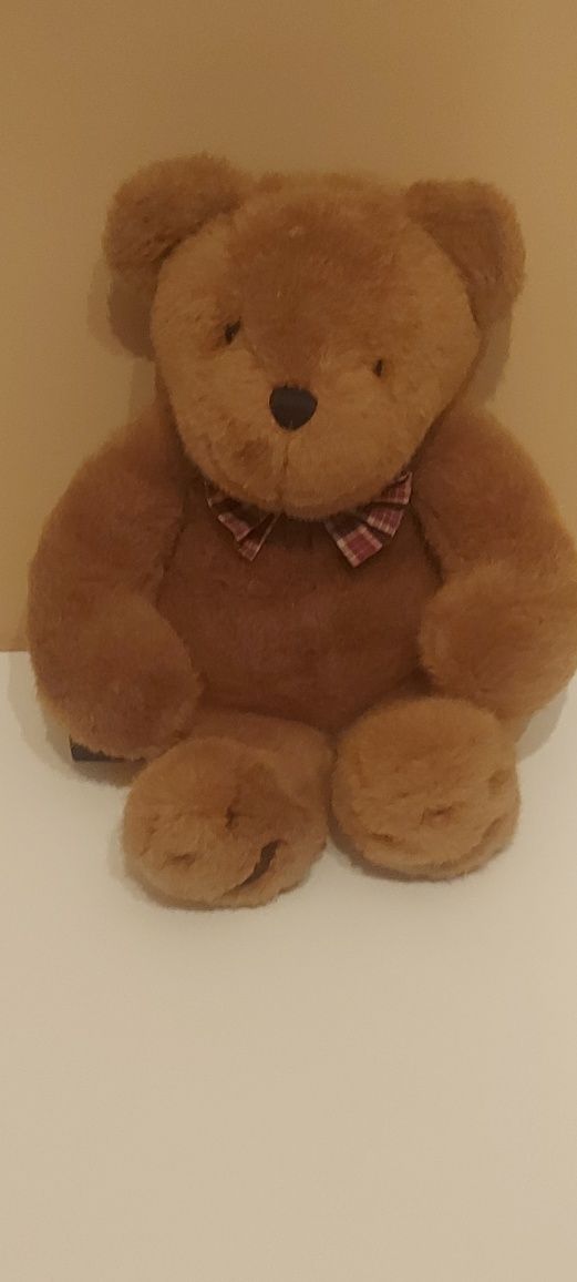 Urso de peluche interativo