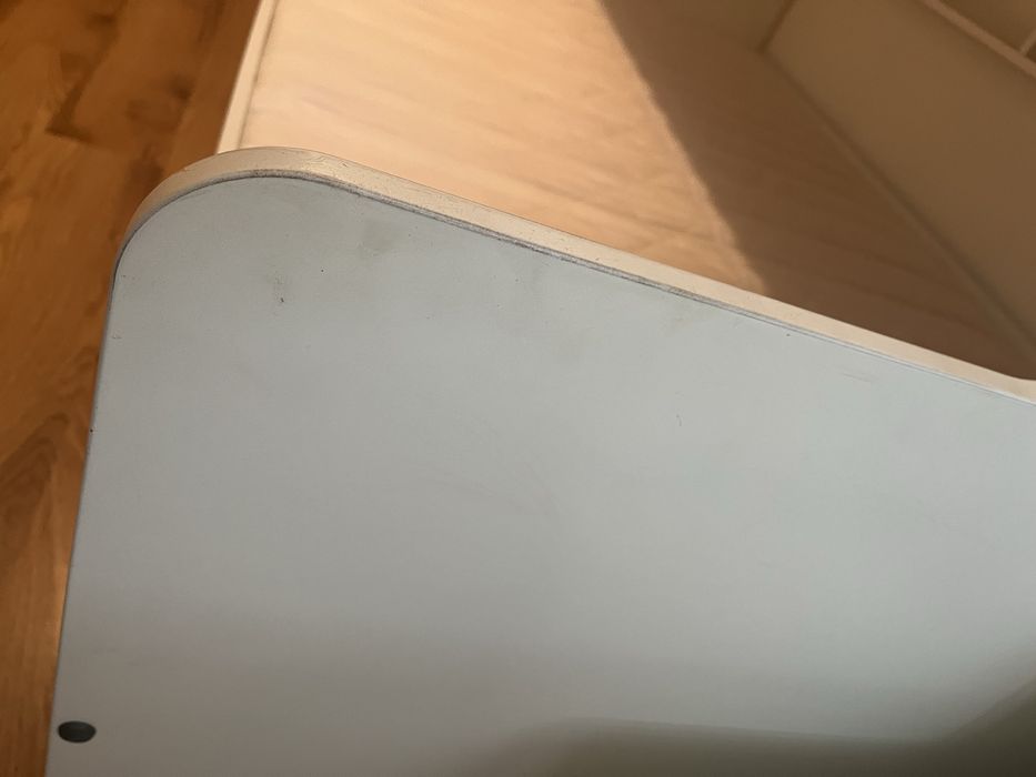 Łóżko piętrowe interbeds z szarymi schodami