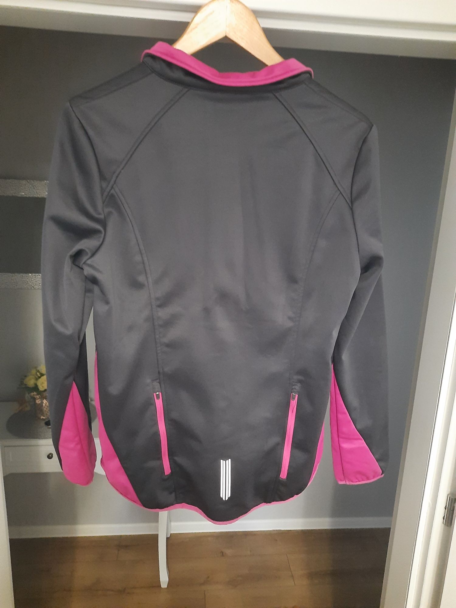 Kurteczka sportowa softshell