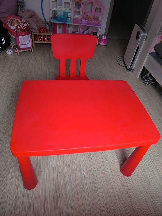 Stolik IKEA z krzesłem