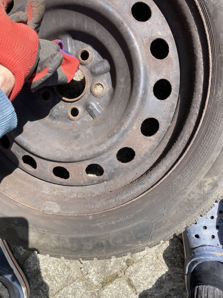 Opony zimowe barum plus felgi 205/55R16
