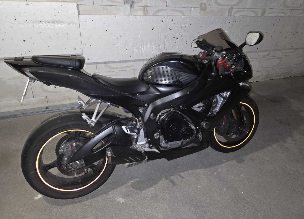 Suzuki GSXR 750 K7
