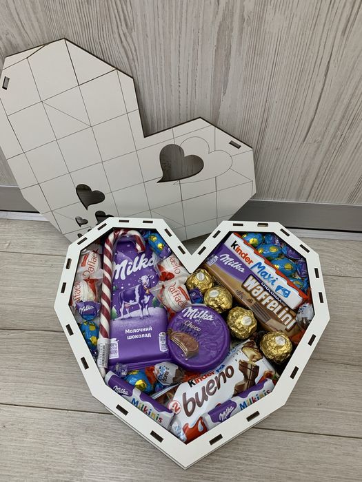 Подарункові бокси до святого миколая солодкі бокси