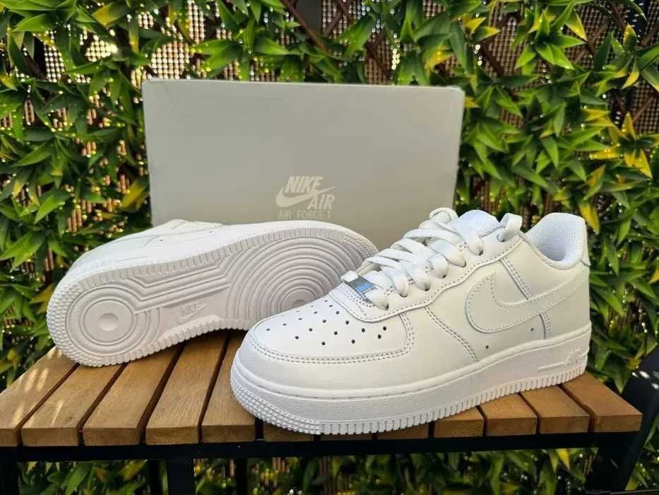 Buty Nike Air Force 1 Low '07 White r. 38