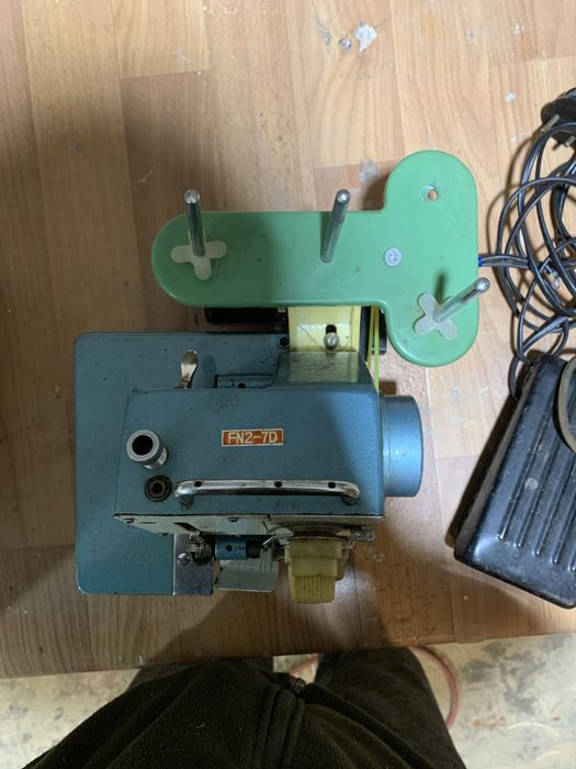 Оверлок, швейная машина