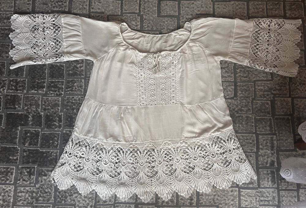 Koronkowa biała/kremowa bluzka, folklor