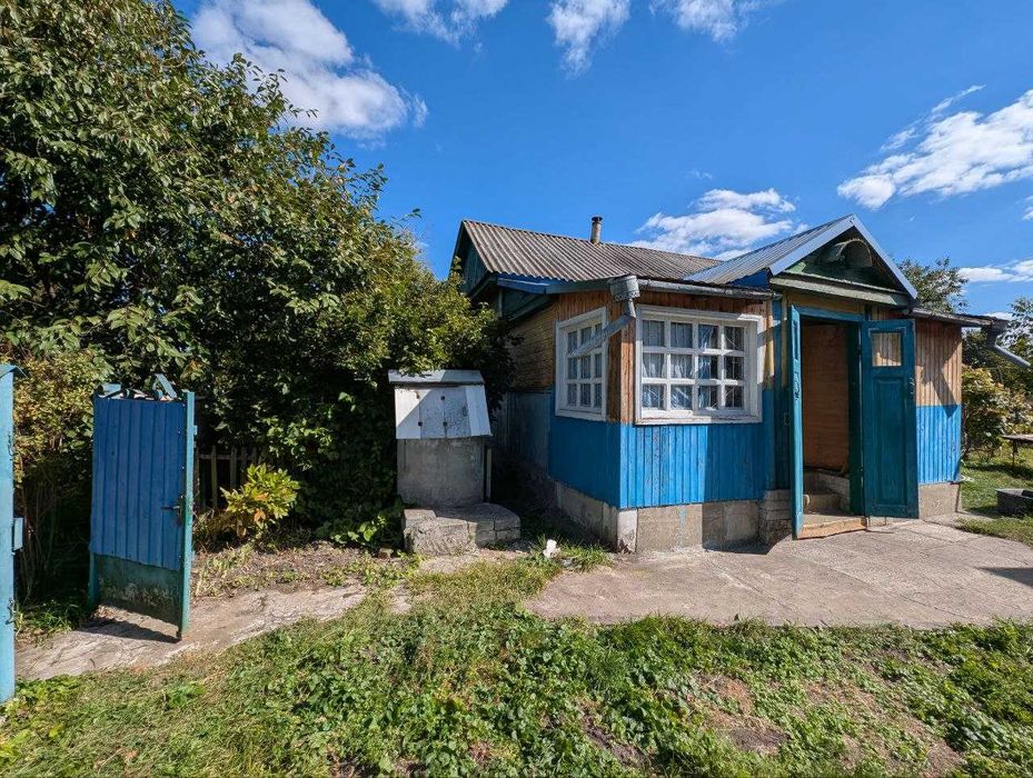Будинок з садком, городом та земельною ділянкою біля Ніжина