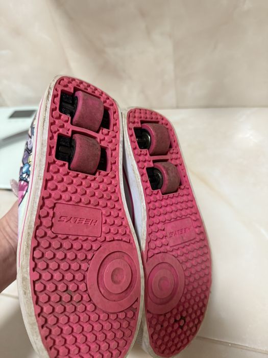 Кросівки на колесах