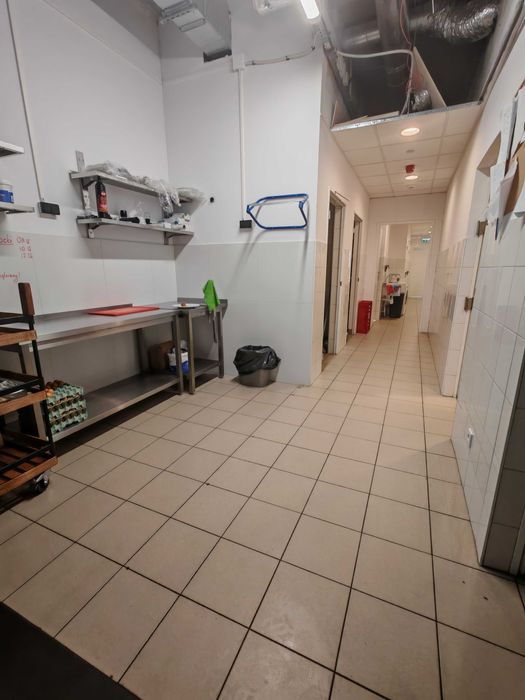 Podnajem działającej restauracji - 342mkw w cenie 7000/miesiąc
