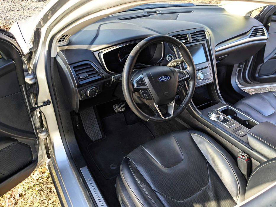 Ford Fusion Titanium 2020 plug-in hybrid