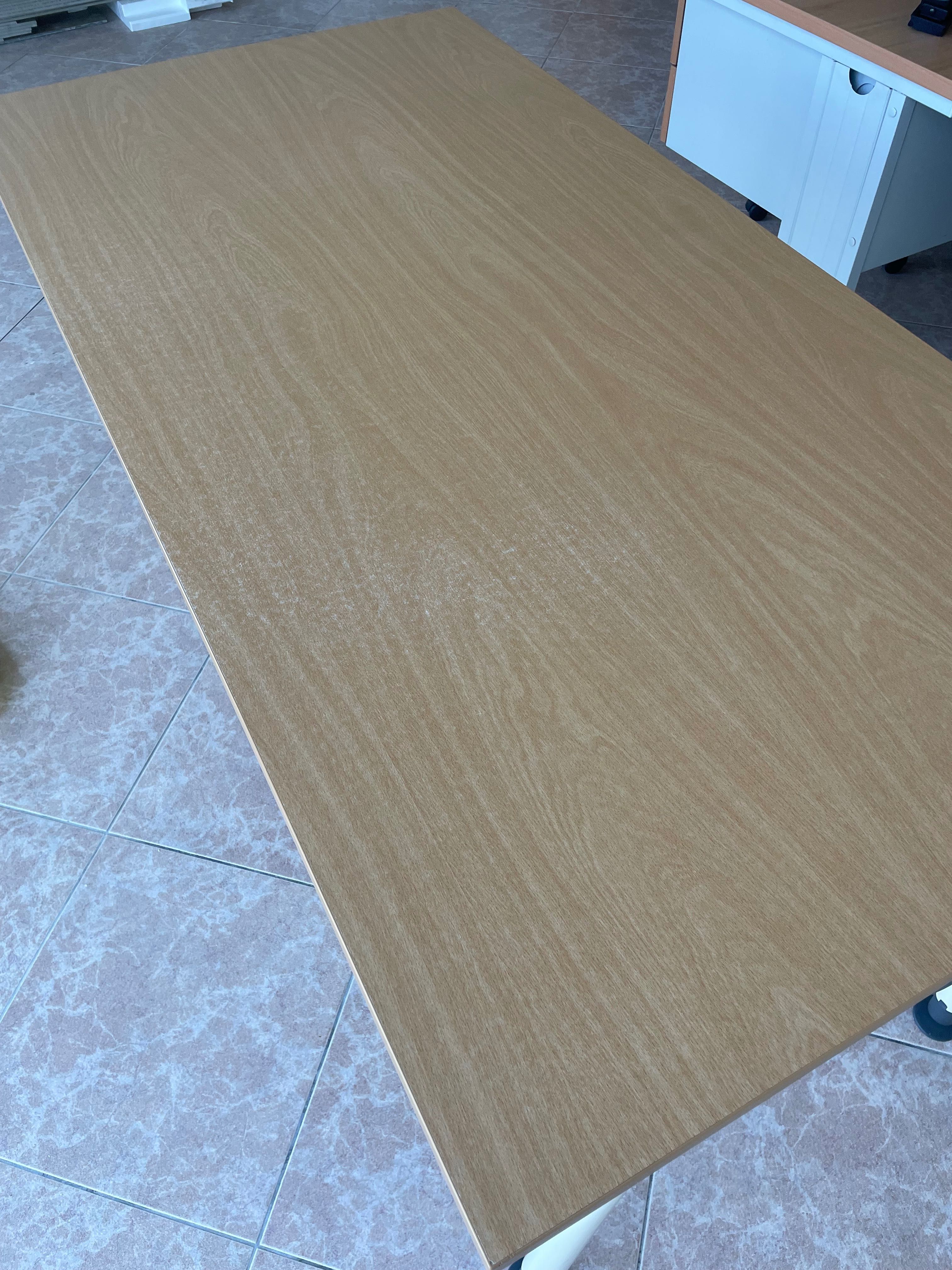 Mesa de Escritório em excelente estado