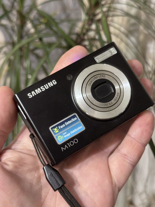 Цифровой фотоаппарат Samsung M100