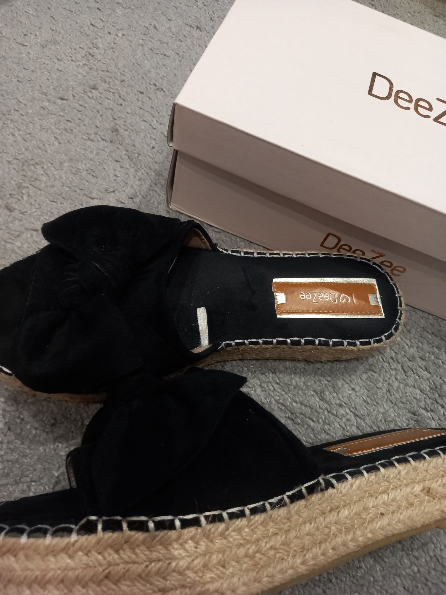 Klapki DeeZee czarne r. 38