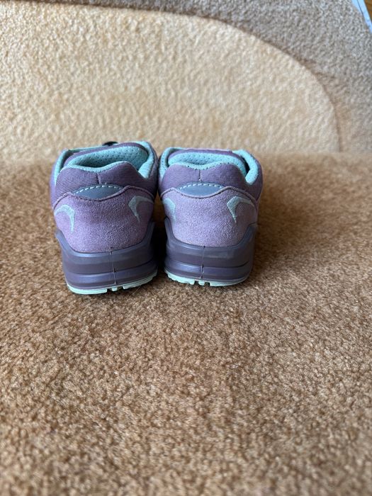 Термо кросівки Lowa