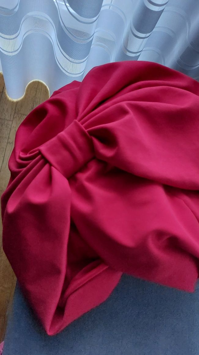 Efektowna czerwona sukienka r.uniwersalny