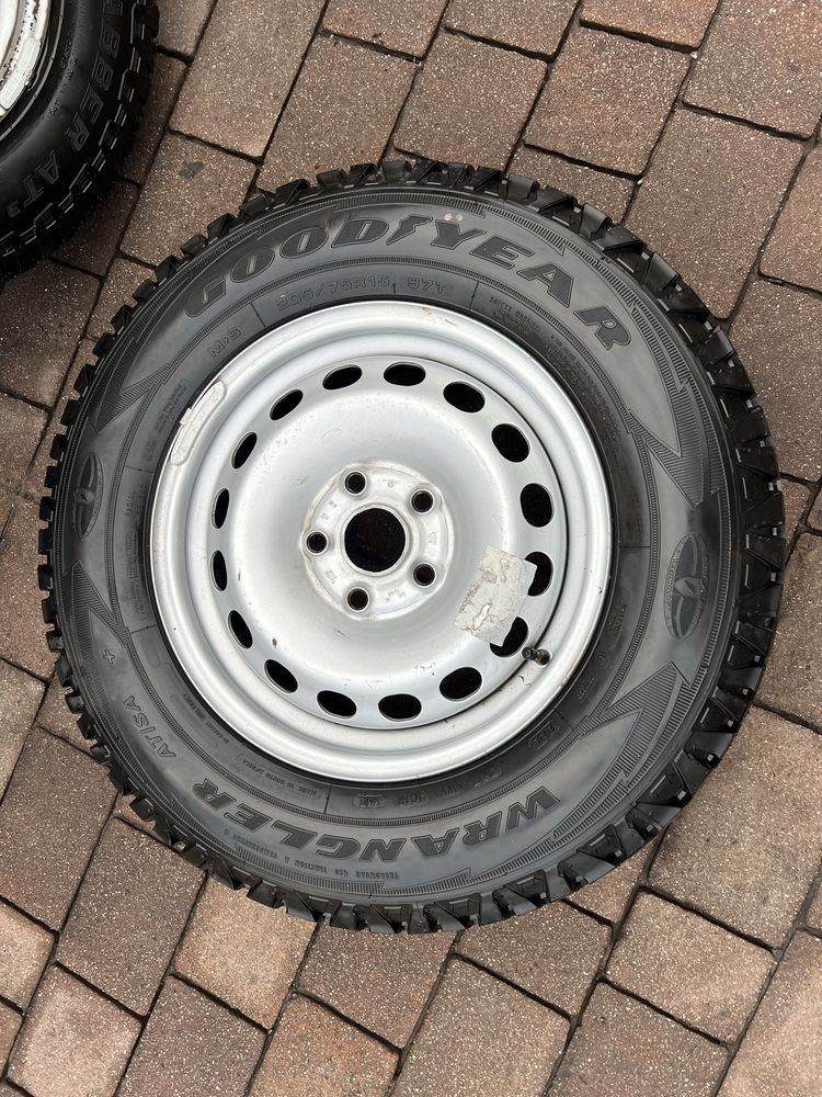 Opony terenowe General Grabber AT3  205/75 r15. 5x112