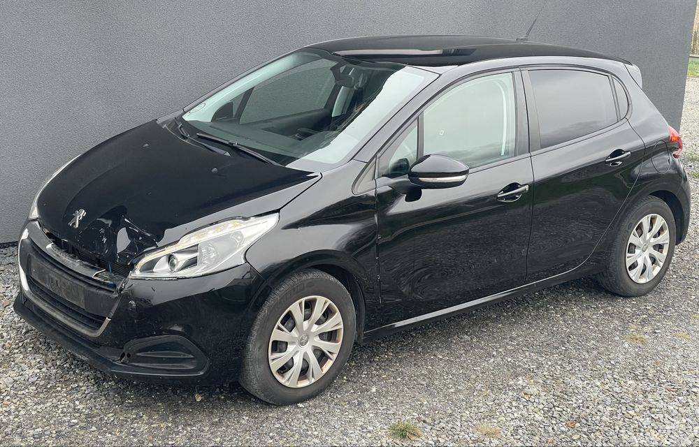 Peugeot 208 1.6hdi  2018 rok lift FULL