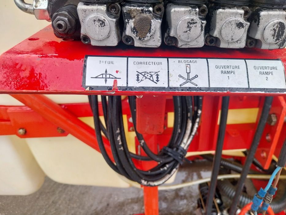 Opryskiwacz Audureau Kuhn 1000l belka 15m