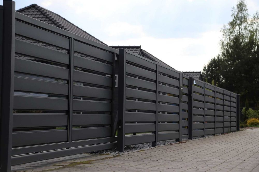 Brama przesuwna stalowa Horyzontal 400x125 cm – RAL7016, Hairflon®