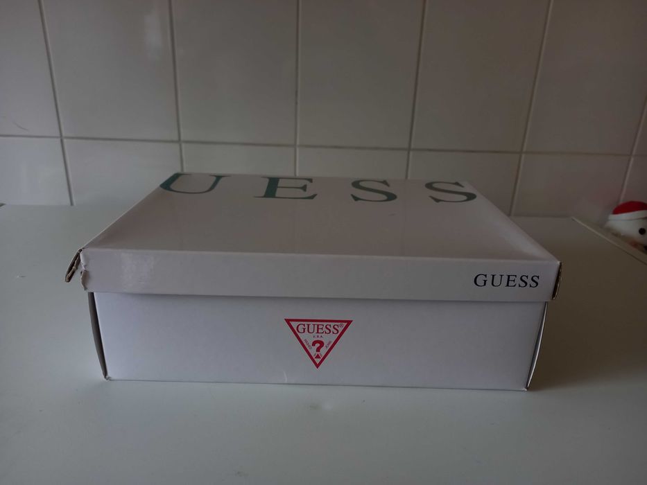 Sapatlha Guess de mulher