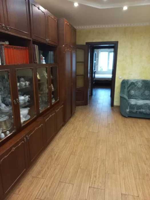 Продається мебльована 5-кімнатна квартира Голосіївський район недорого
