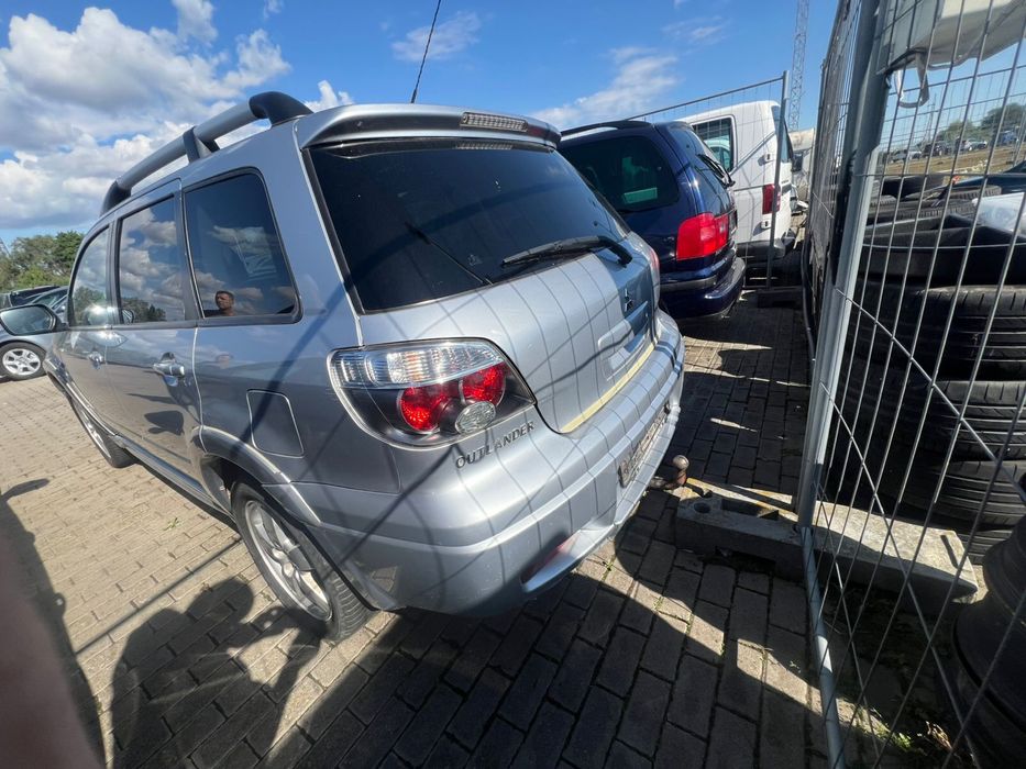 Аутлендер 2006г 2.4мех  бенз на ЗСУ