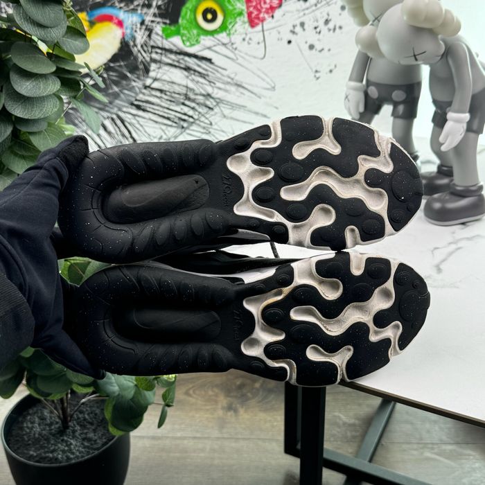 Кросівки Nike Air Max 270 React 38.5 розмір E1057