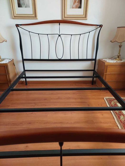 Cama casal com colchão