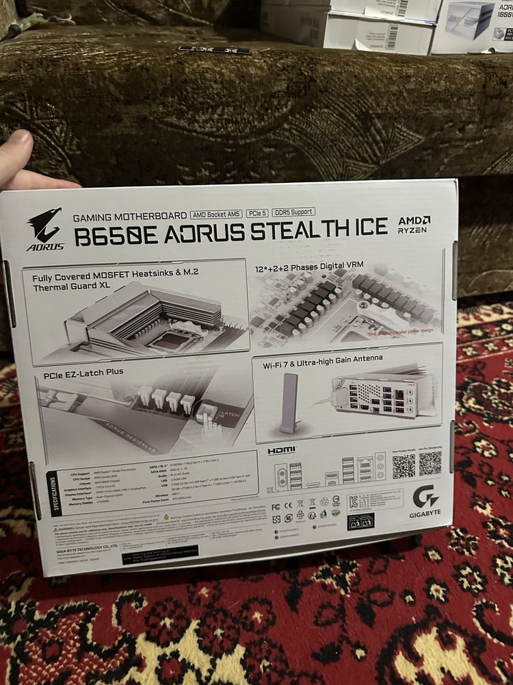 Gigabyte B650E A Stealth Ice
