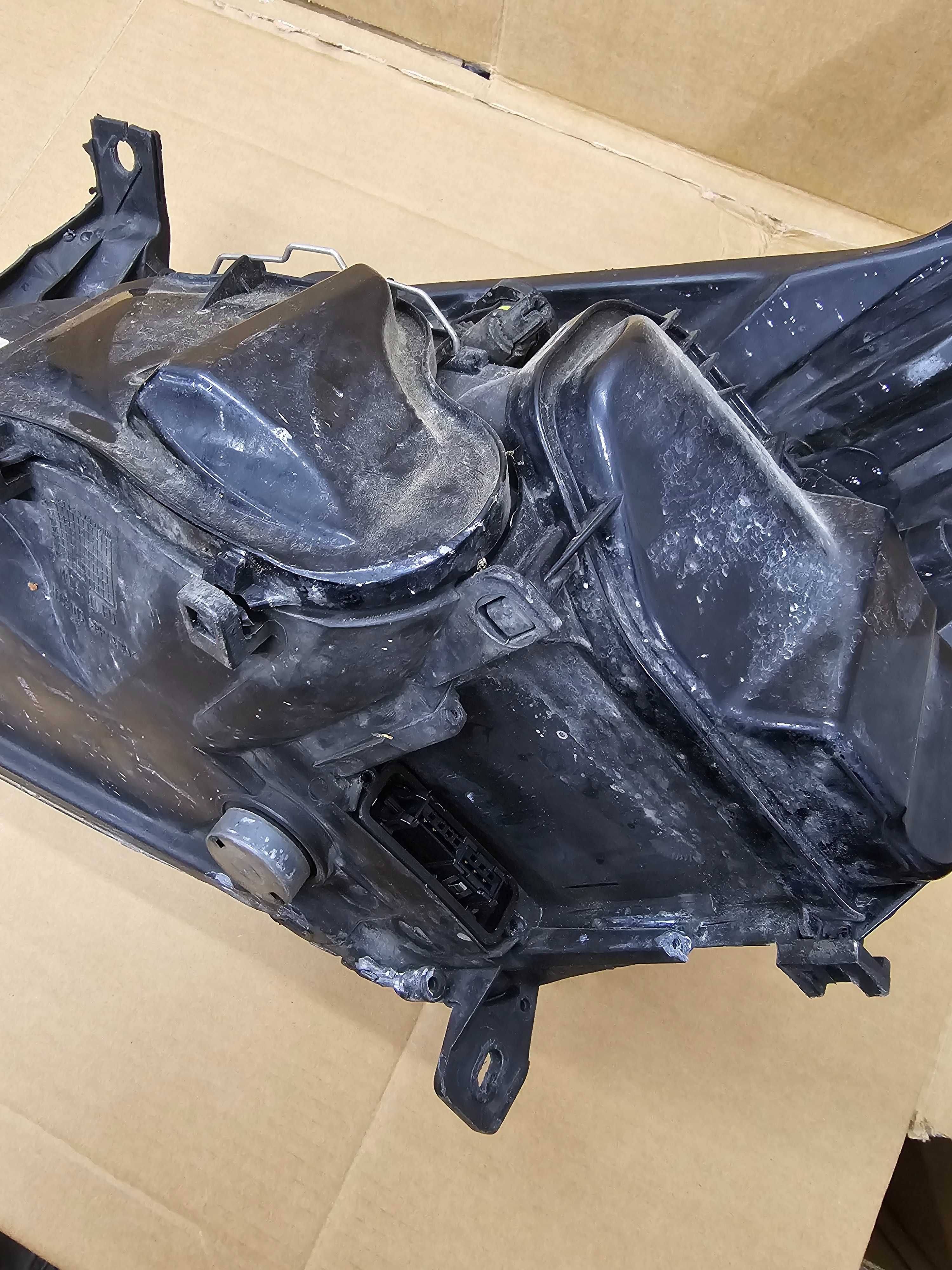 Reflektor Prawy Opel Vectra C Lift Xenon Skrętny
