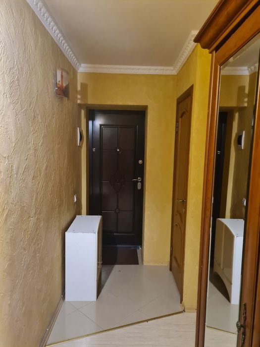 Здається в оренду 1 на кв-ра студія непод площі Корятовича