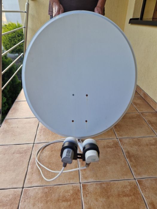 Antena Satelitarna Czasza, Uchwyt, Konwerter