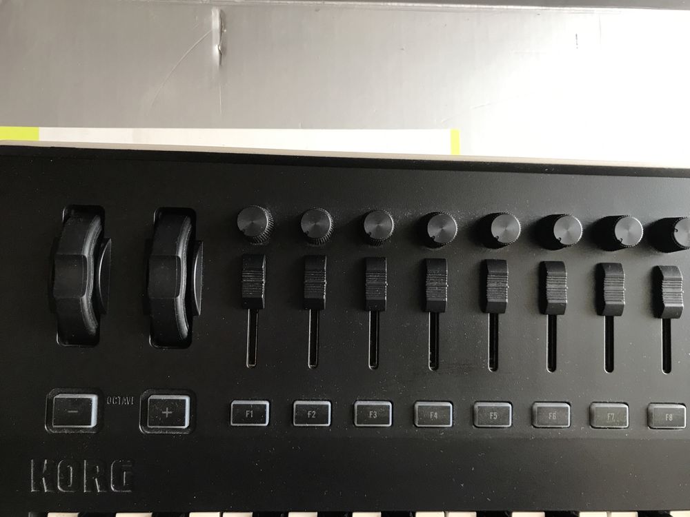 KORG TAKTILE 49  MIDI-клавиатура/Синтезатор | обмін на шкіряні косухи!