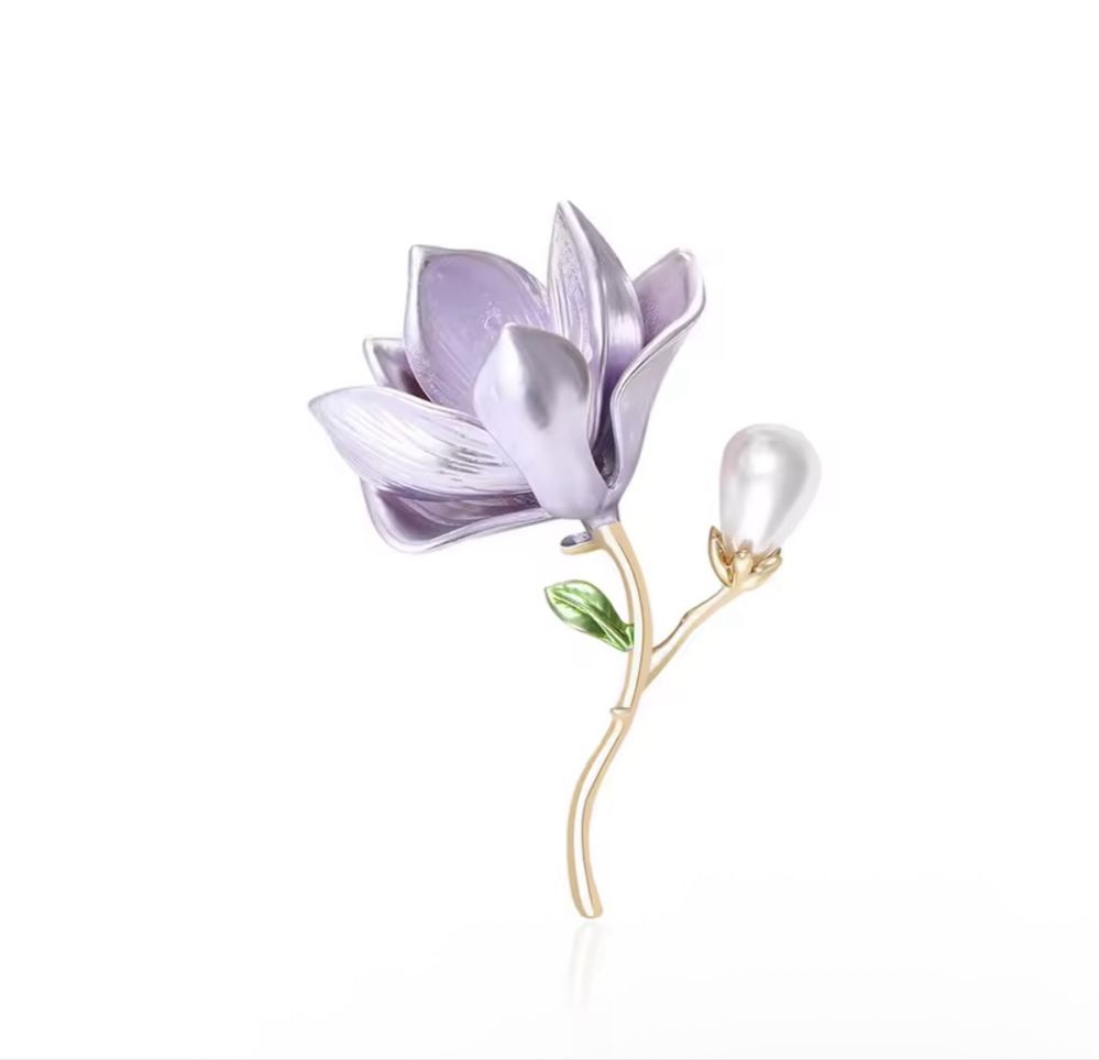 broszka z kwiatem magnolii