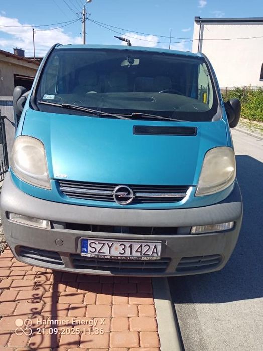 Opel vivaro 9 osobowy HAK super stan