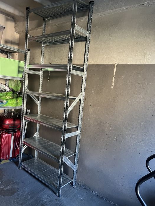 Regał na segregatory