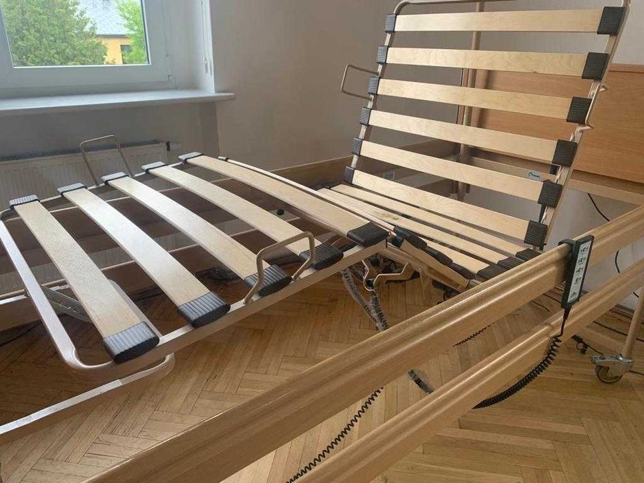 ŁÓŻKO REHABILITACYJNE ortopedyczne automatyczne - pilot, materac, taca