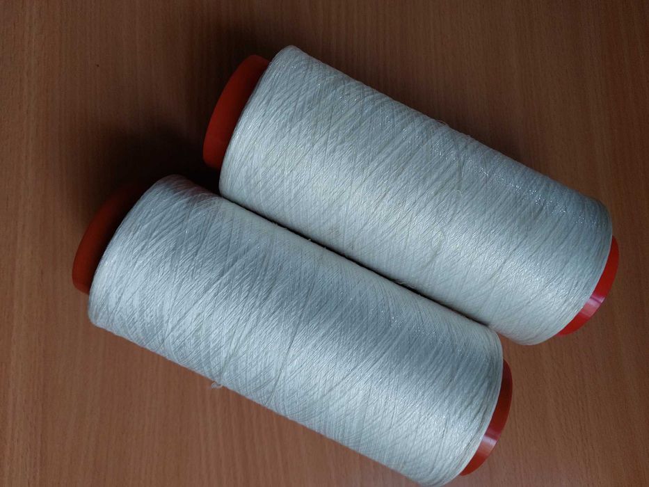 Biała, cienka, lśniąca nitka dodatkowa do robótek - 0,5 kg