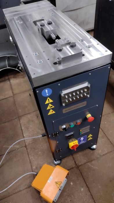Prasa hydrauliczna pozioma (bokserka, giętarka)