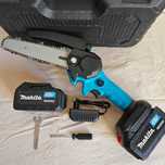 Аккумуляторная цепная пила Makita 48V с кейсом и двумя батареями