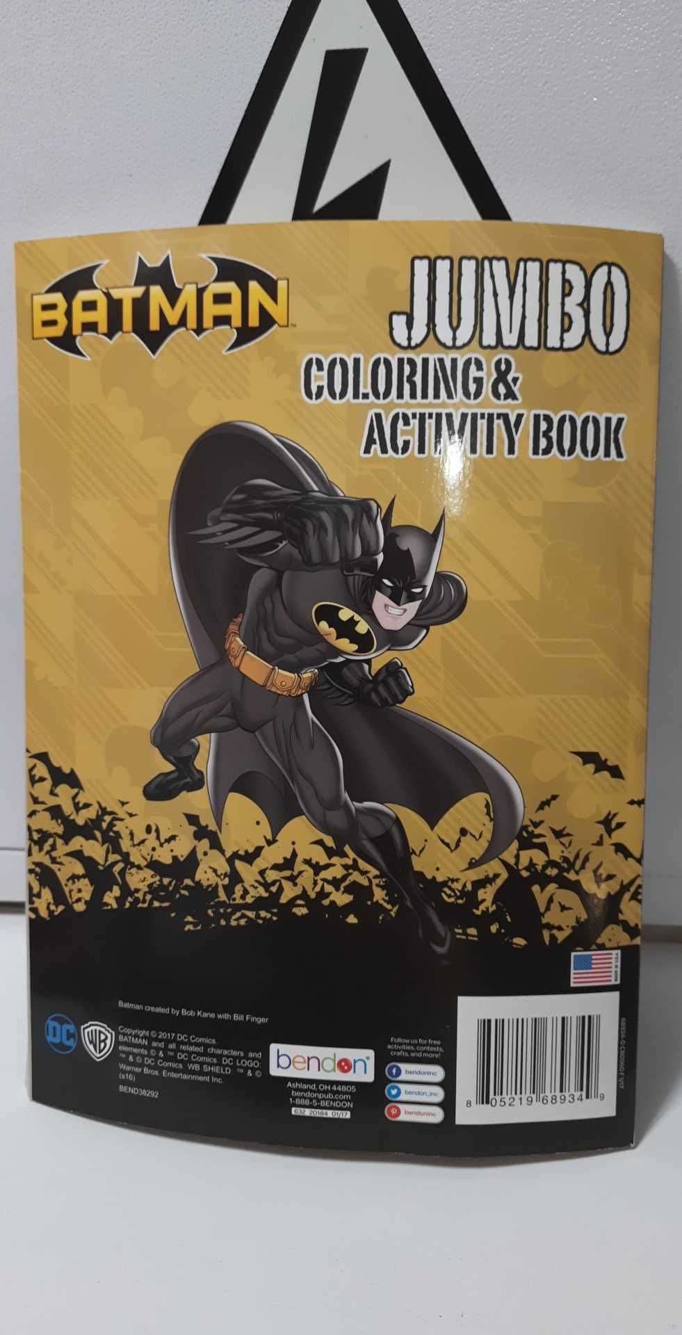 Бэтмэн Разукрашка на английском языке + Activity Book