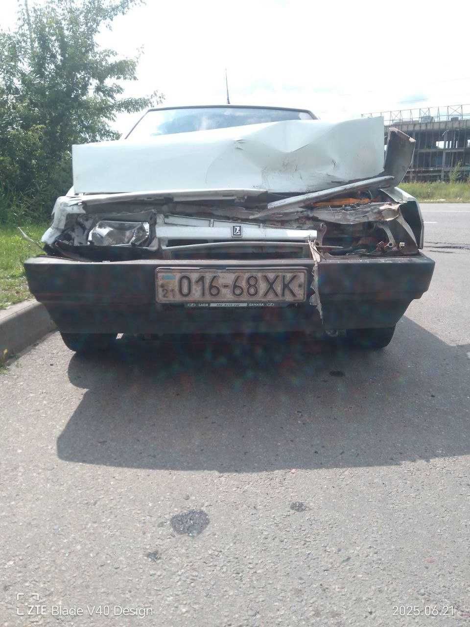 Автомобиль ВАЗ 2108, целый двигатель, Харьков