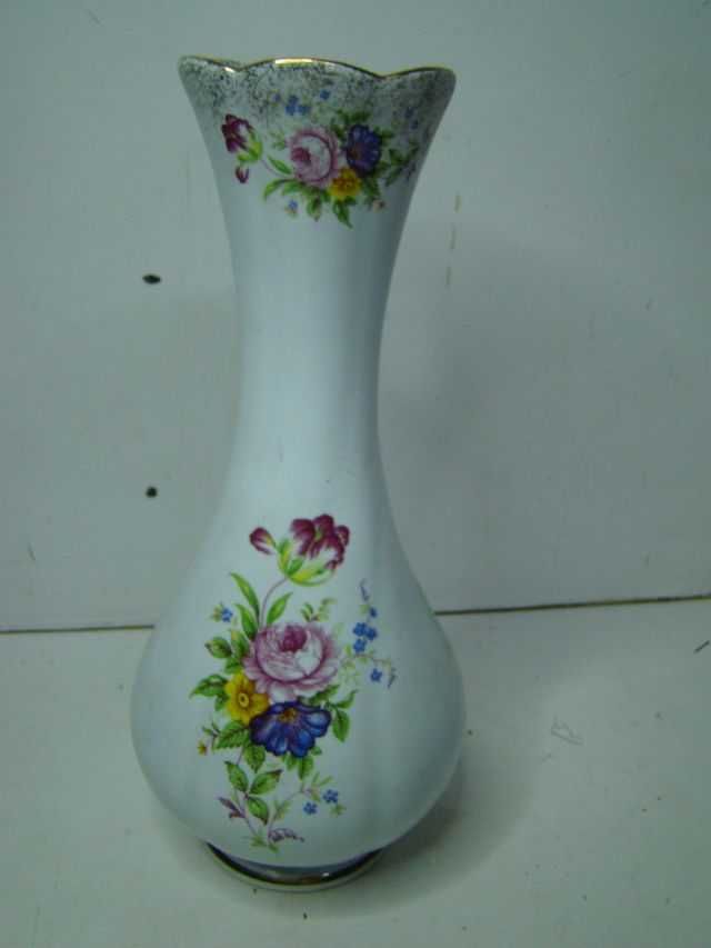 piękny stary wazon w kwiaty porcelana  wysokość 28cm
