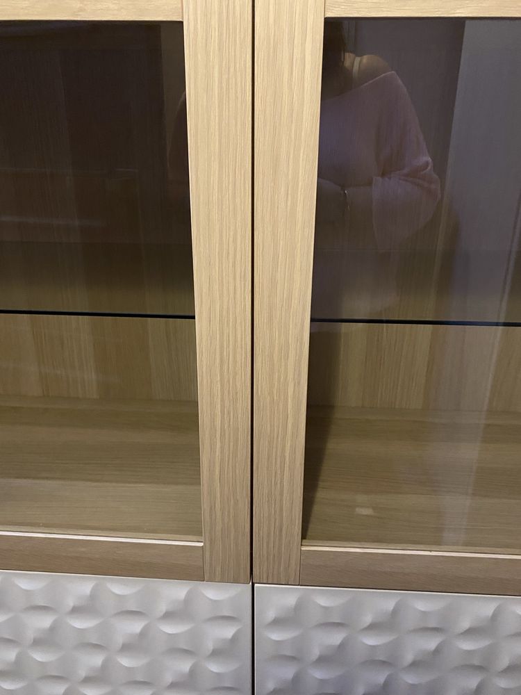 Komoda Ikea Besta skladajaca sie z dwoch oddzielnych szafek