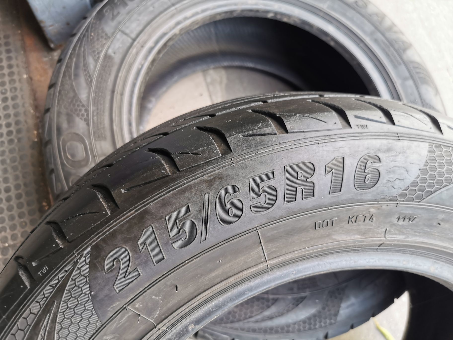 Пара летних шин 215/65 R16 Rosava