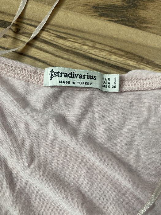 4. Bluzka rozm S Stradivarius