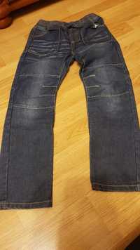 Nowe spodnie jeansowe chłopięce 140