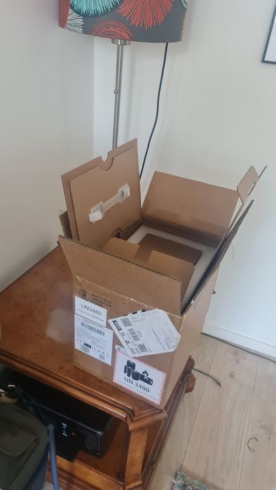 Потративна зарядна станція POWER STATION BLUETTI Eb3a