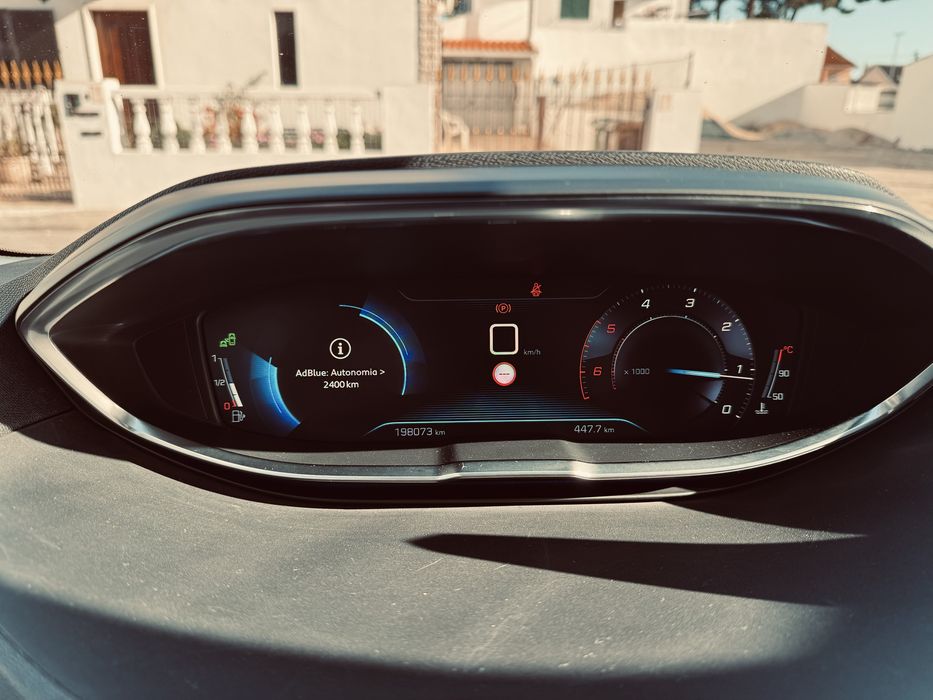 Peugeot 3008 1.5bluehdi 130cv Allure